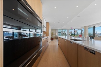 Photo 12 at 304 - 1355 Bellevue Avenue, Ambleside, West Vancouver