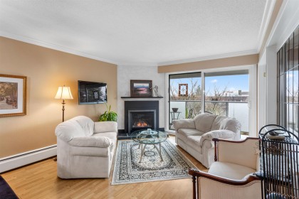 Photo 3 at 201 - 308 W 2nd Street, Lower Lonsdale, North Vancouver