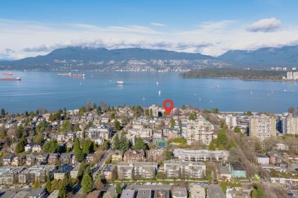 Photo 13 at 102 - 2458 York Avenue, Kitsilano, Vancouver West
