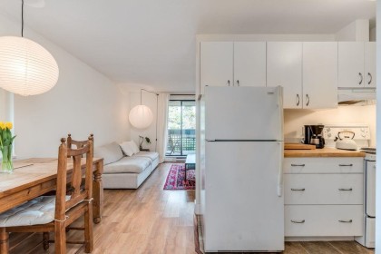 Photo 5 at 102 - 2458 York Avenue, Kitsilano, Vancouver West