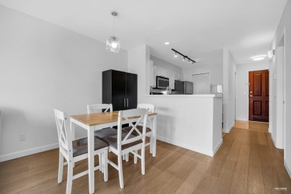 Photo 7 at 404 - 2575 W 4th Avenue, Kitsilano, Vancouver West