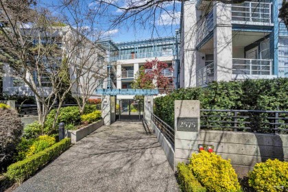 Photo 24 at 404 - 2575 W 4th Avenue, Kitsilano, Vancouver West