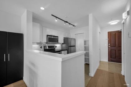 Photo 15 at 404 - 2575 W 4th Avenue, Kitsilano, Vancouver West