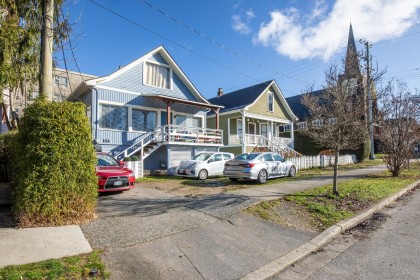 Photo 4 at 164 E 10th Street, Central Lonsdale, North Vancouver