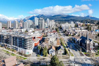 Photo 3 at 166 E 10th Street, Central Lonsdale, North Vancouver