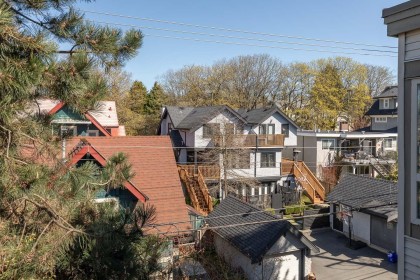 Photo 13 at 34 - 2375 W Broadway, Kitsilano, Vancouver West