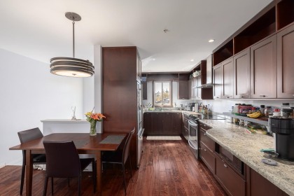Photo 7 at 34 - 2375 W Broadway, Kitsilano, Vancouver West