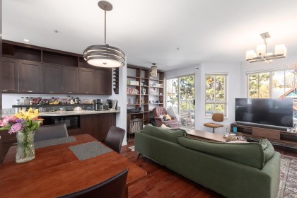 Photo 3 at 34 - 2375 W Broadway, Kitsilano, Vancouver West