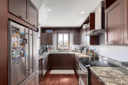 Photo 9 at 34 - 2375 W Broadway, Kitsilano, Vancouver West