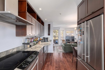 Photo 10 at 34 - 2375 W Broadway, Kitsilano, Vancouver West