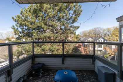 Photo 11 at 34 - 2375 W Broadway, Kitsilano, Vancouver West