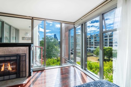 Photo 2 at 503 - 990 Beach Avenue, Yaletown, Vancouver West
