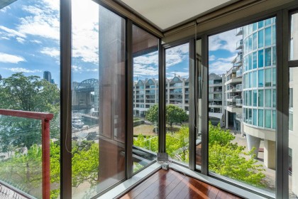 Photo 6 at 503 - 990 Beach Avenue, Yaletown, Vancouver West