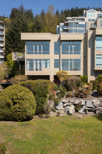Photo 6 at 3112 Deer Ridge Drive, Deer Ridge WV, West Vancouver