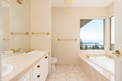 Photo 10 at 3112 Deer Ridge Drive, Deer Ridge WV, West Vancouver