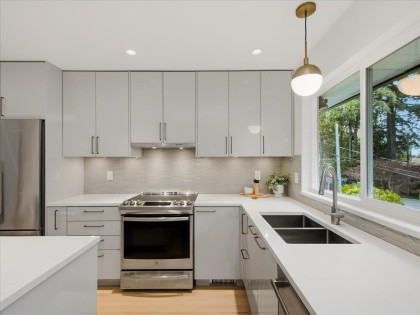 Photo 4 at 1392 Chamberlain Drive, Lynn Valley, North Vancouver