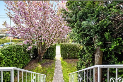 Photo 4 at 2975 W 8th Avenue, Kitsilano, Vancouver West