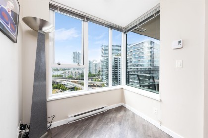 Photo 12 at 1606 - 33 Smithe Street, Yaletown, Vancouver West