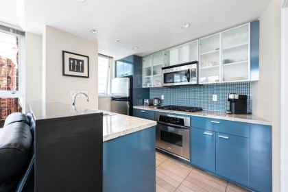 Photo 7 at 1606 - 33 Smithe Street, Yaletown, Vancouver West