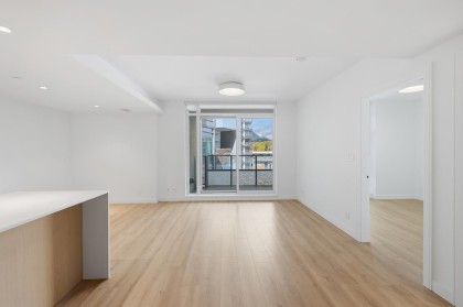 Photo 2 at 505 - 1500 Fern Street, Lynnmour, North Vancouver