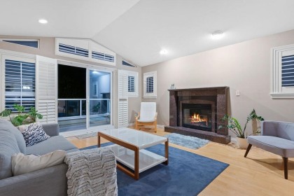 Photo 2 at 2517 Marine Drive, Dundarave, West Vancouver