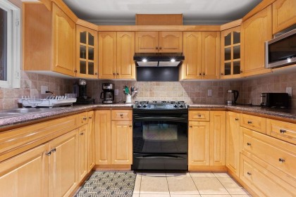 Photo 8 at 2517 Marine Drive, Dundarave, West Vancouver