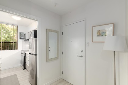 Photo 2 at 101 - 1737 Duchess Avenue, Ambleside, West Vancouver