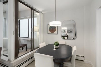 Photo 7 at 101 - 1737 Duchess Avenue, Ambleside, West Vancouver