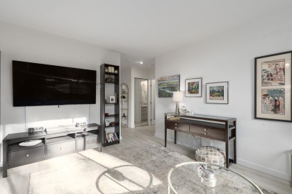 Photo 4 at 101 - 1737 Duchess Avenue, Ambleside, West Vancouver