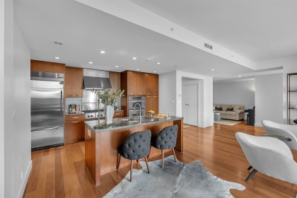 Photo 12 at 702 - 3335 Cypress Place, Cypress Park Estates, West Vancouver
