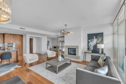 Photo 9 at 702 - 3335 Cypress Place, Cypress Park Estates, West Vancouver