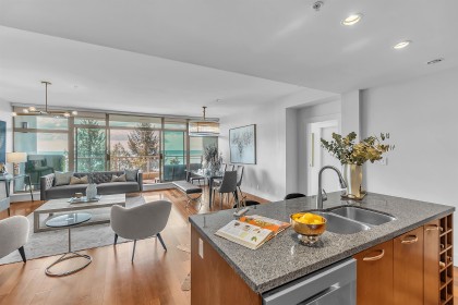 Photo 4 at 702 - 3335 Cypress Place, Cypress Park Estates, West Vancouver