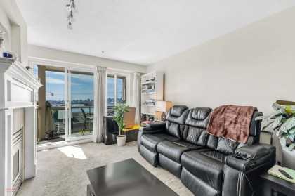 Photo 3 at 208 - 333 E 1st Street, Lower Lonsdale, North Vancouver