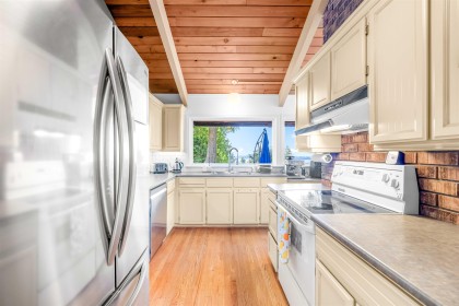 Photo 8 at 4663 Woodridge Place, Cypress Park Estates, West Vancouver