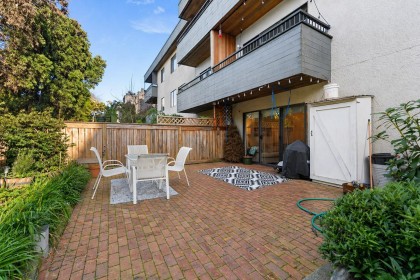 Photo 1 at 104 - 2475 York Avenue, Kitsilano, Vancouver West