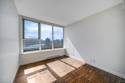 Photo 16 at 3305 - 33 Smithe Street, Yaletown, Vancouver West