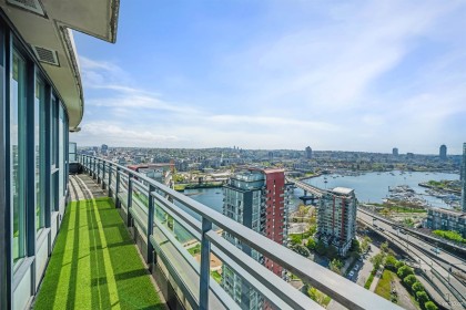 Photo 5 at 3305 - 33 Smithe Street, Yaletown, Vancouver West
