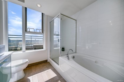 Photo 14 at 3305 - 33 Smithe Street, Yaletown, Vancouver West