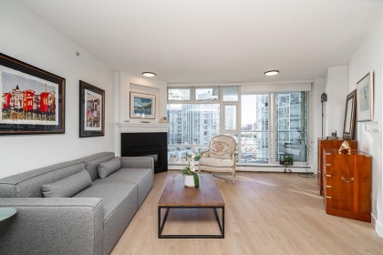 Photo 3 at 906 - 189 Davie Street, Yaletown, Vancouver West