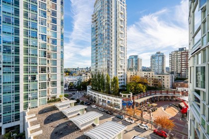 Photo 18 at 906 - 189 Davie Street, Yaletown, Vancouver West