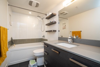 Photo 18 at 212 - 2858 W 4th Avenue, Kitsilano, Vancouver West