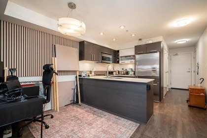 Photo 4 at 212 - 2858 W 4th Avenue, Kitsilano, Vancouver West