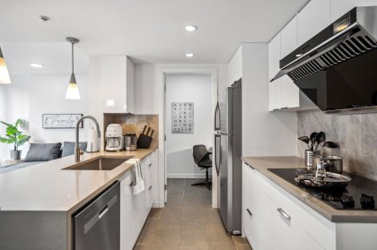 Photo 4 at 605 - 618 Abbott Street, Downtown VW, Vancouver West