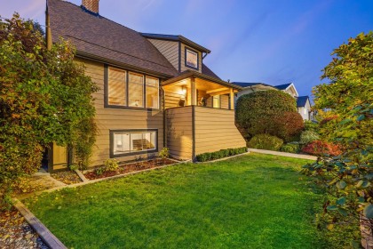 Photo 2 at 402 E 13th Street, Central Lonsdale, North Vancouver
