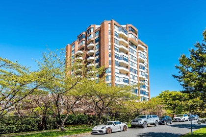 Photo 1 at 302 - 2189 W 42nd Avenue, Kerrisdale, Vancouver West