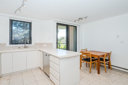 Photo 8 at 302 - 2189 W 42nd Avenue, Kerrisdale, Vancouver West