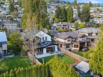 Photo 39 at 2392 Lawson Avenue, Dundarave, West Vancouver