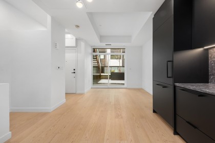 Photo 5 at 122 - 650 E 2nd Street, Lower Lonsdale, North Vancouver