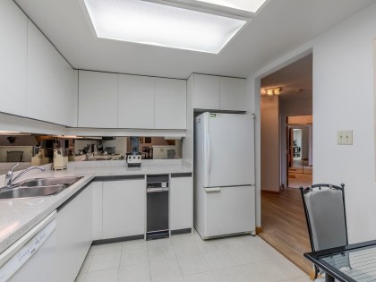 Photo 10 at 103 - 1470 Pennyfarthing Drive, False Creek, Vancouver West