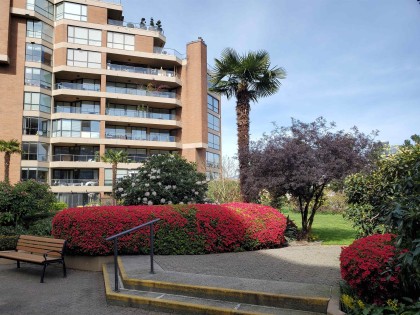 Photo 35 at 103 - 1470 Pennyfarthing Drive, False Creek, Vancouver West